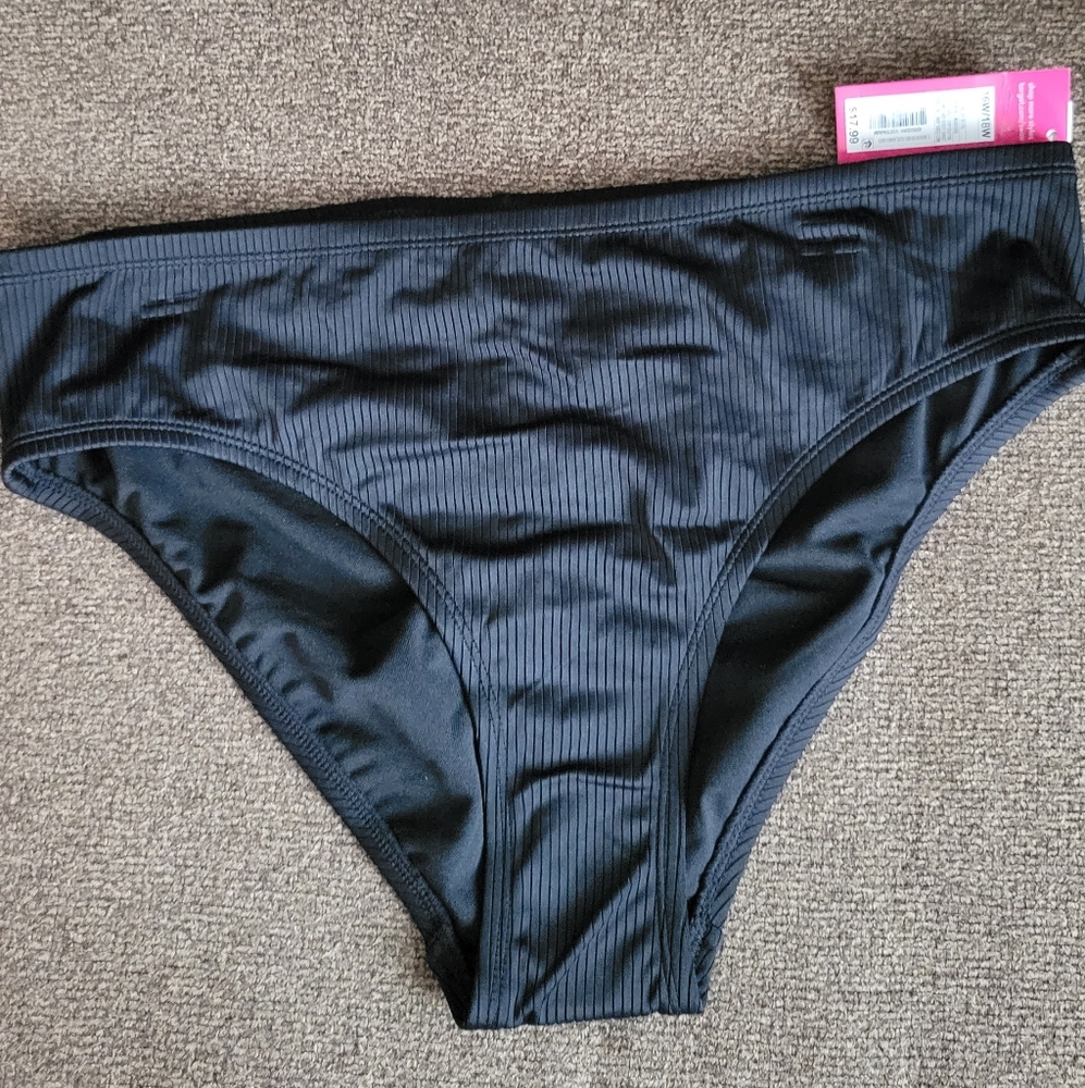 NWT Juniors  plus sized Ribbed cheeky bikini bottom 16w/18W